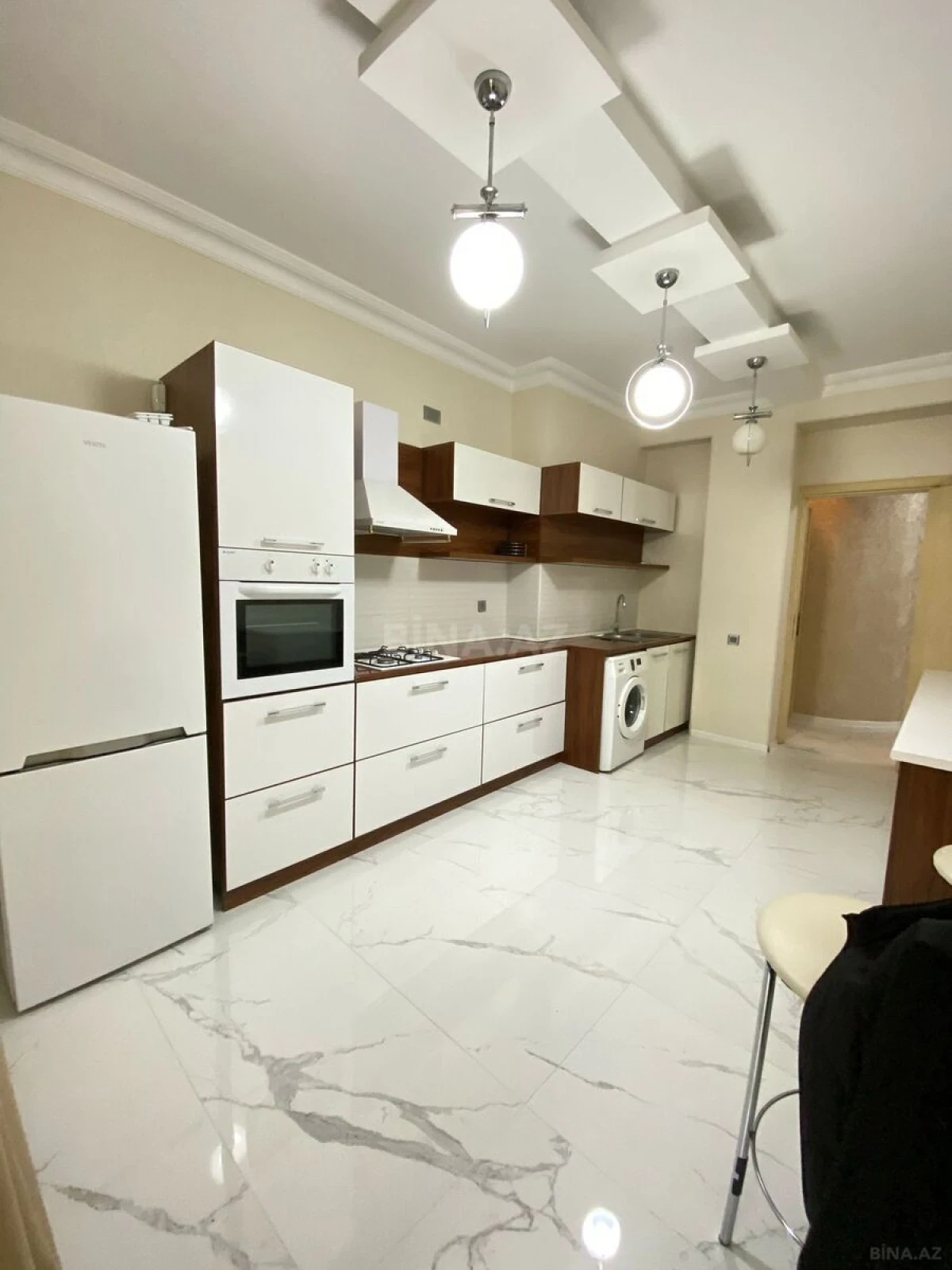 Kirayə verilir 2 otaqlı mənzil 90 m²