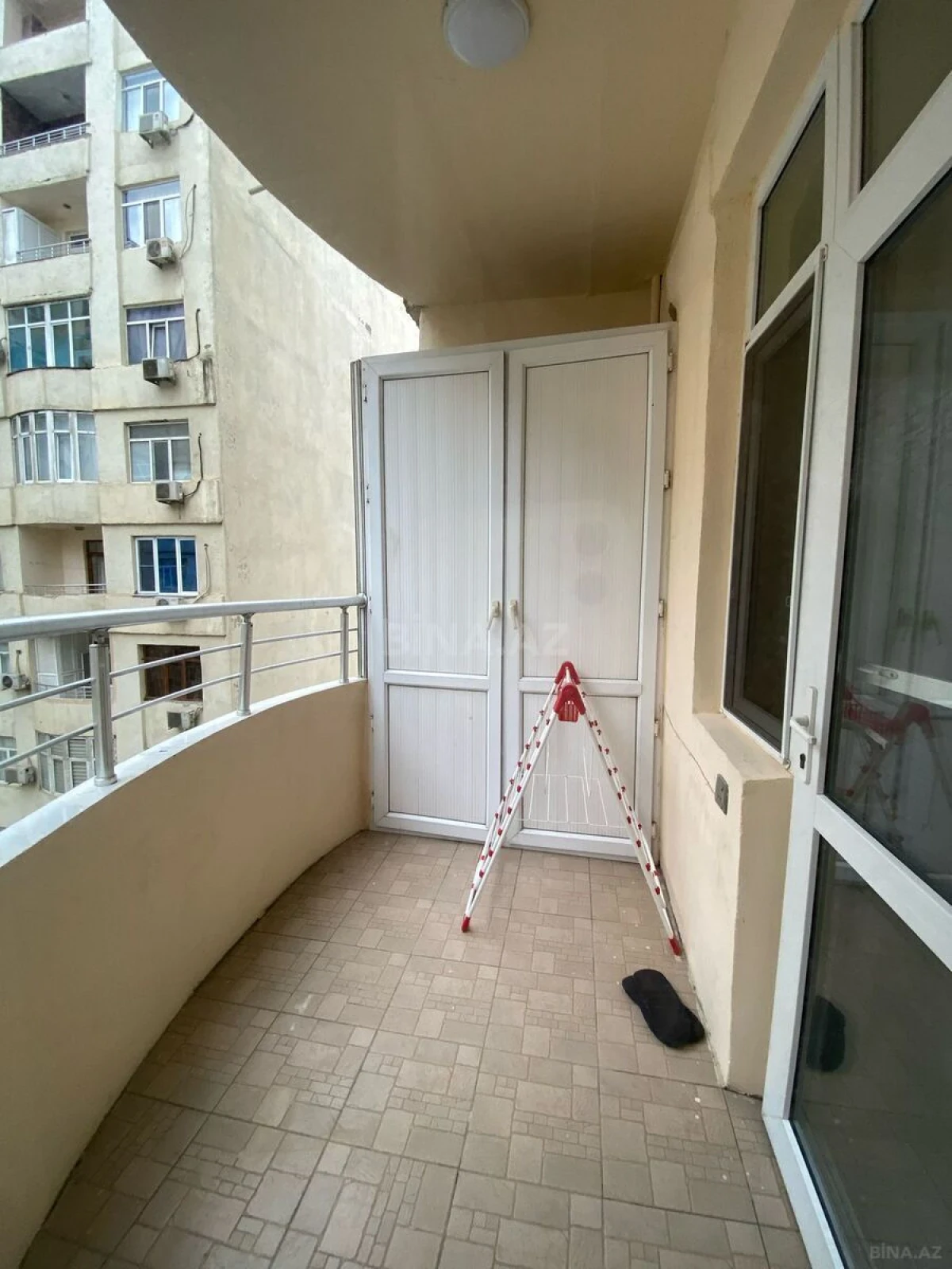 Kirayə verilir 2 otaqlı mənzil 90 m²
