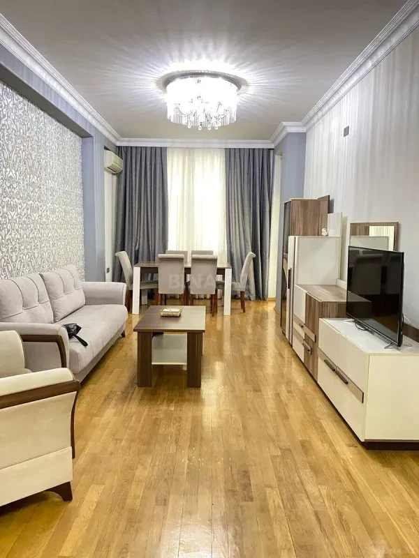 Kirayə verilir 2 otaqlı mənzil 90 m²