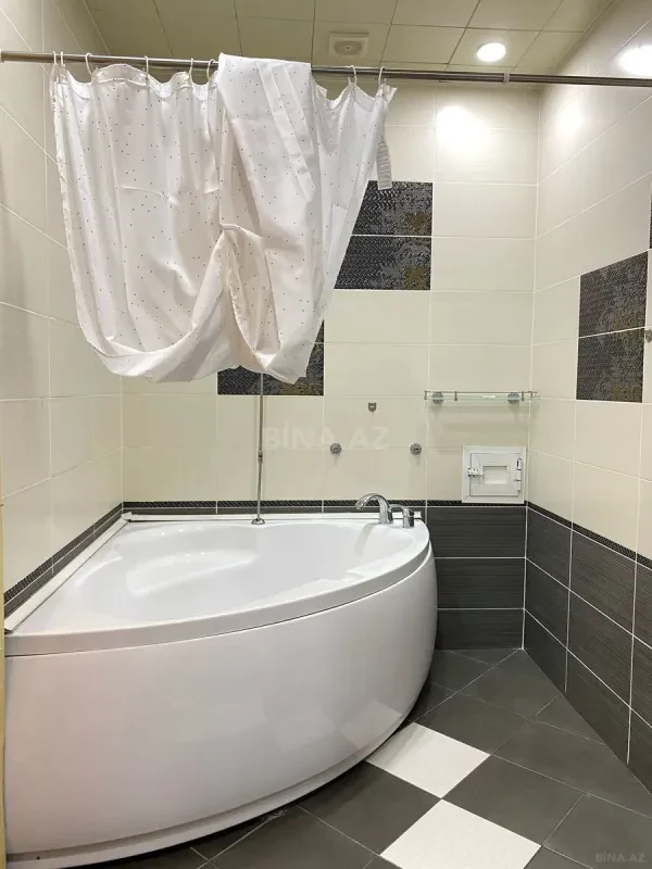Kirayə verilir 2 otaqlı mənzil 90 m²