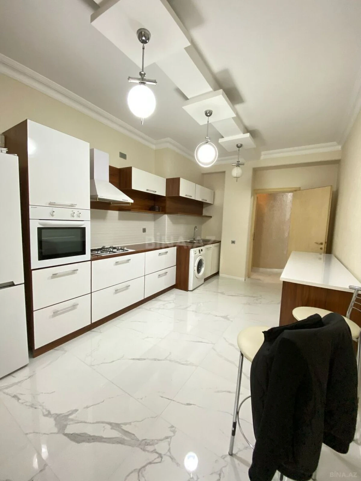 Kirayə verilir 2 otaqlı mənzil 90 m²