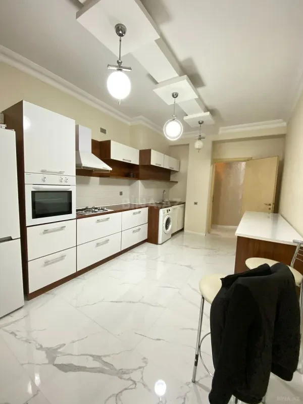 Kirayə verilir 2 otaqlı mənzil 90 m²