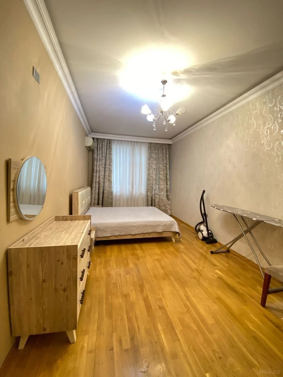Kirayə verilir 2 otaqlı mənzil 90 m²