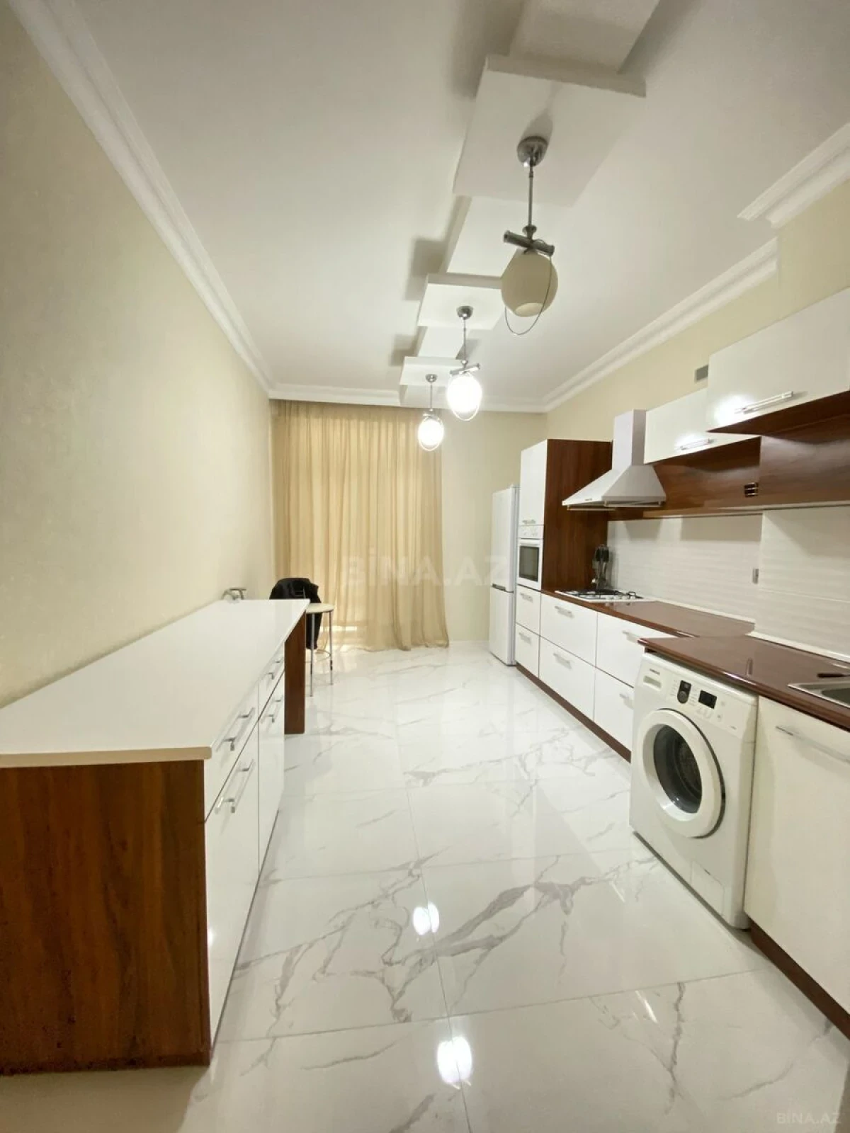 Kirayə verilir 2 otaqlı mənzil 90 m²