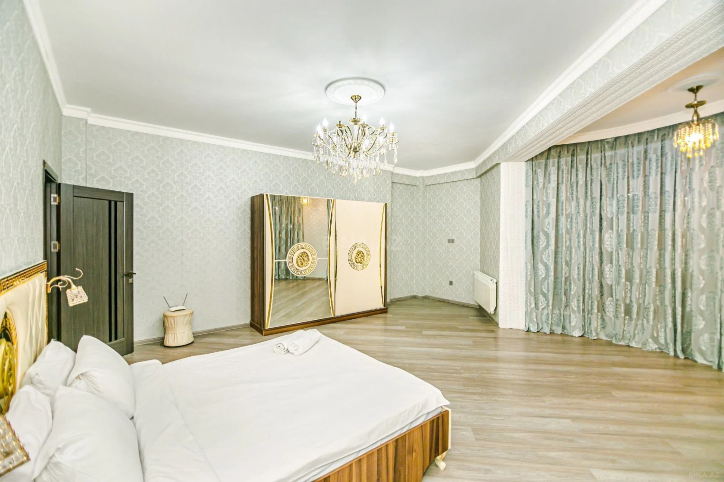 Kirayə verilir 3 otaqlı mənzil 140 m²