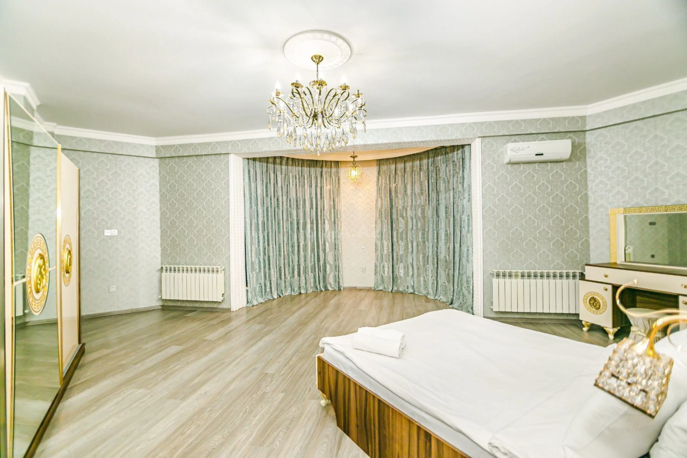 Kirayə verilir 3 otaqlı mənzil 140 m²