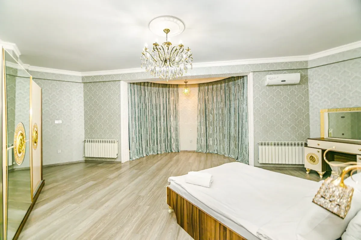 Kirayə verilir 3 otaqlı mənzil 140 m²