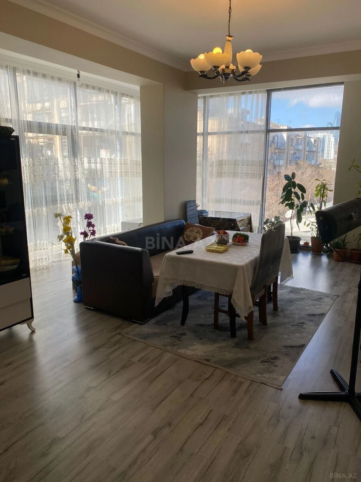 Satılır 3 otaqlı mənzil 119 m²