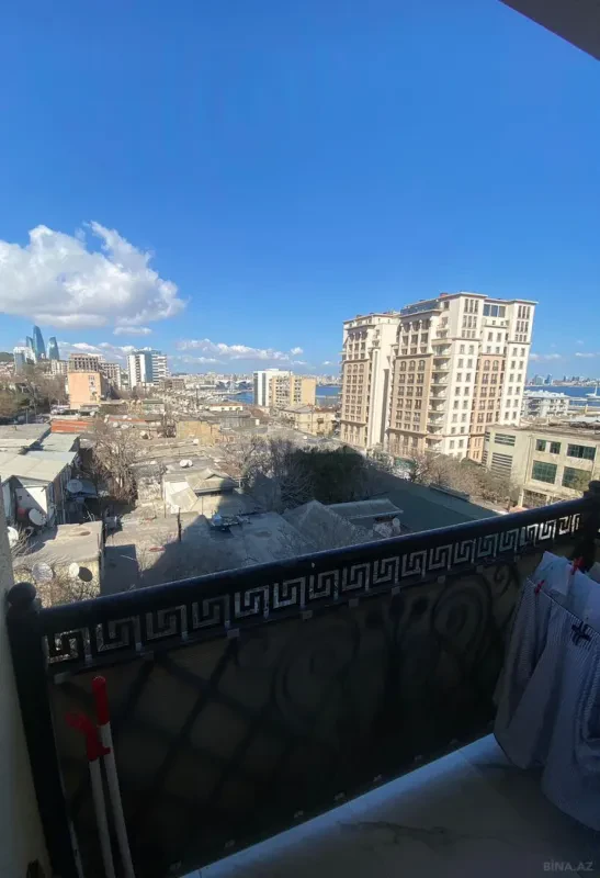 Satılır 3 otaqlı mənzil 119 m²