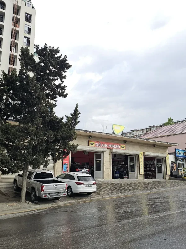 Satılır obyekt 220 m²