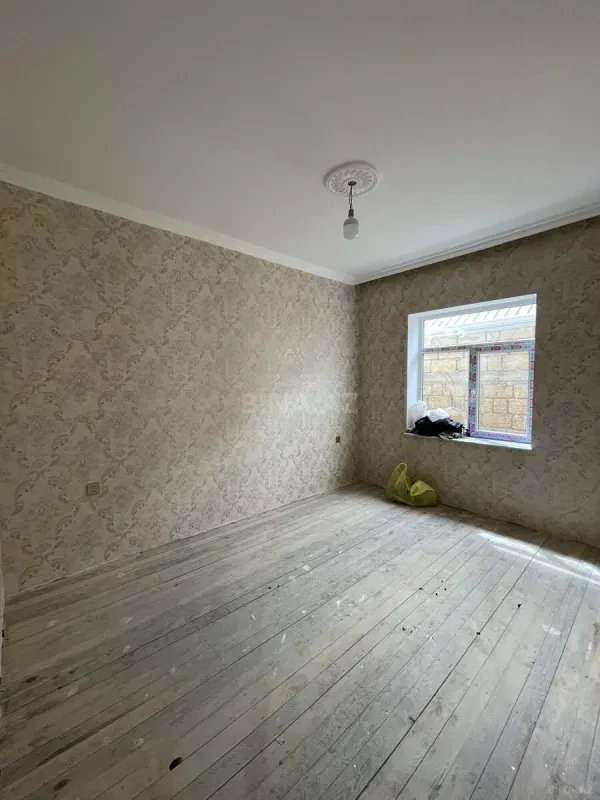Satılır 4 otaqlı həyət evi 100 m²