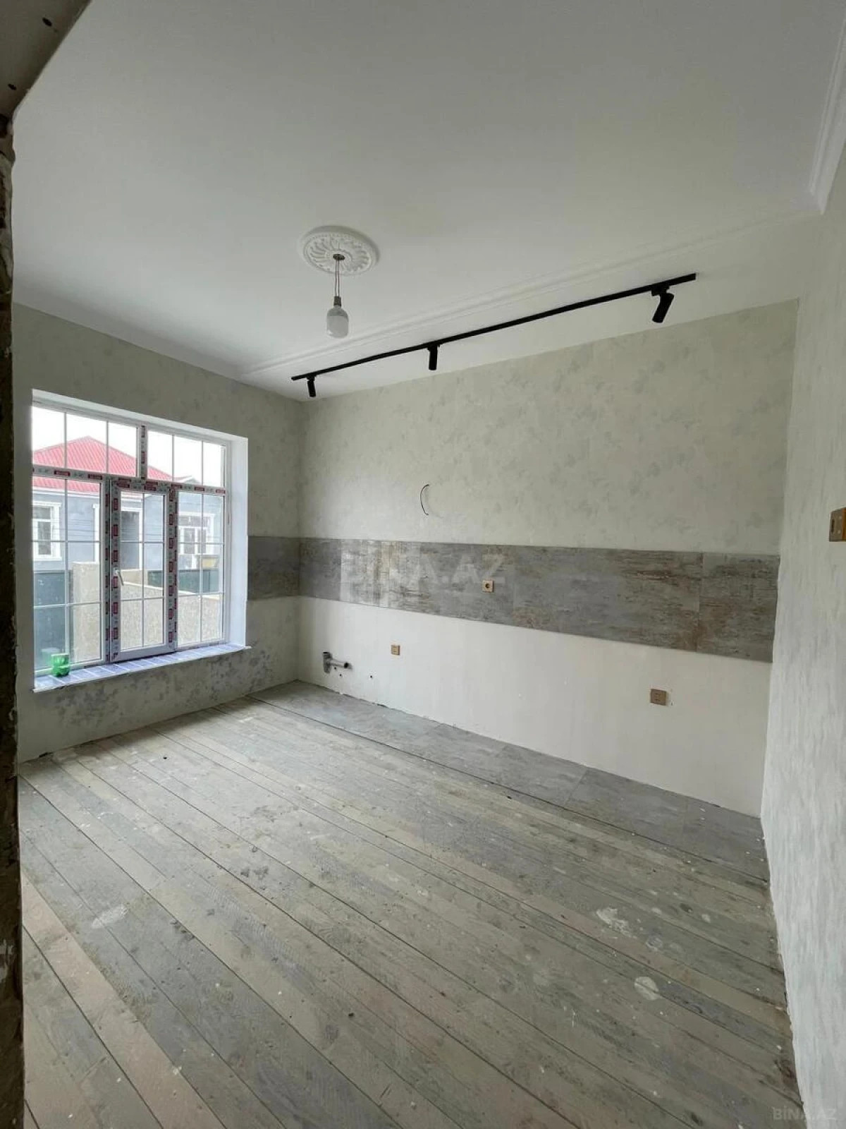Satılır 4 otaqlı həyət evi 100 m²