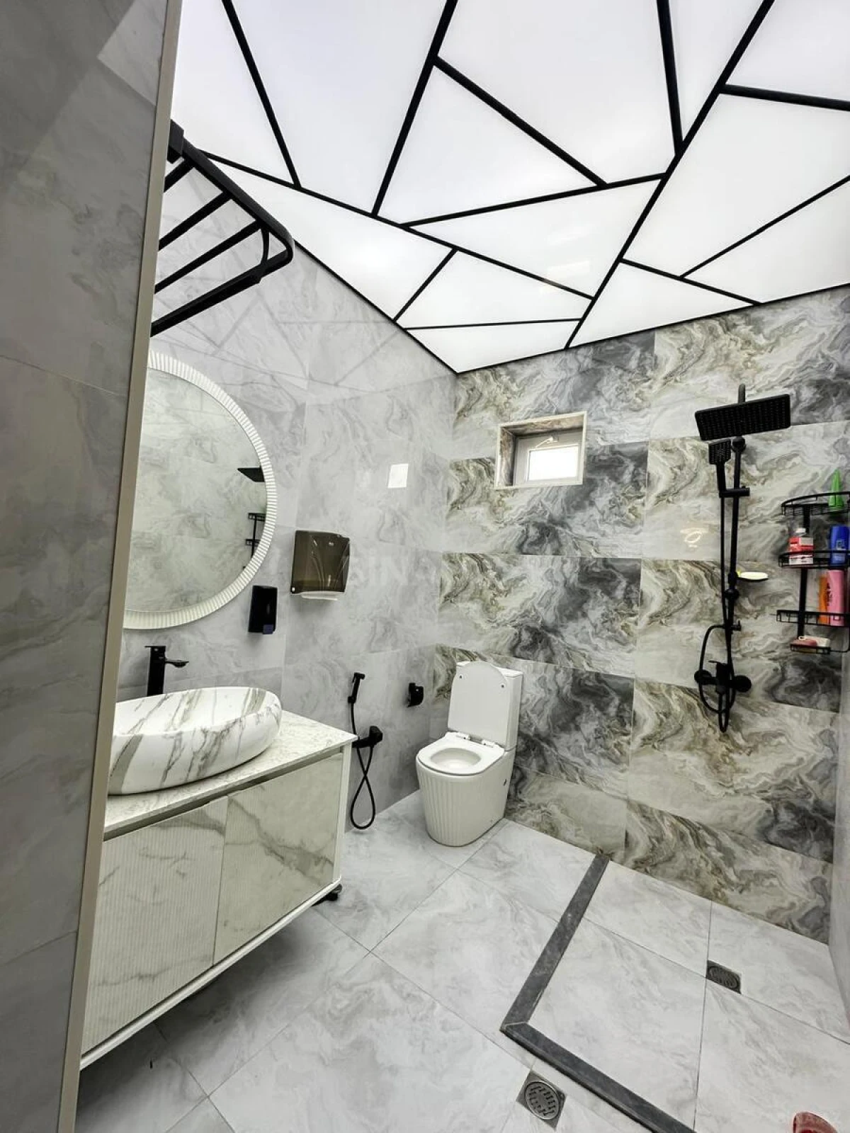 Satılır 6 otaqlı həyət evi 190 m²