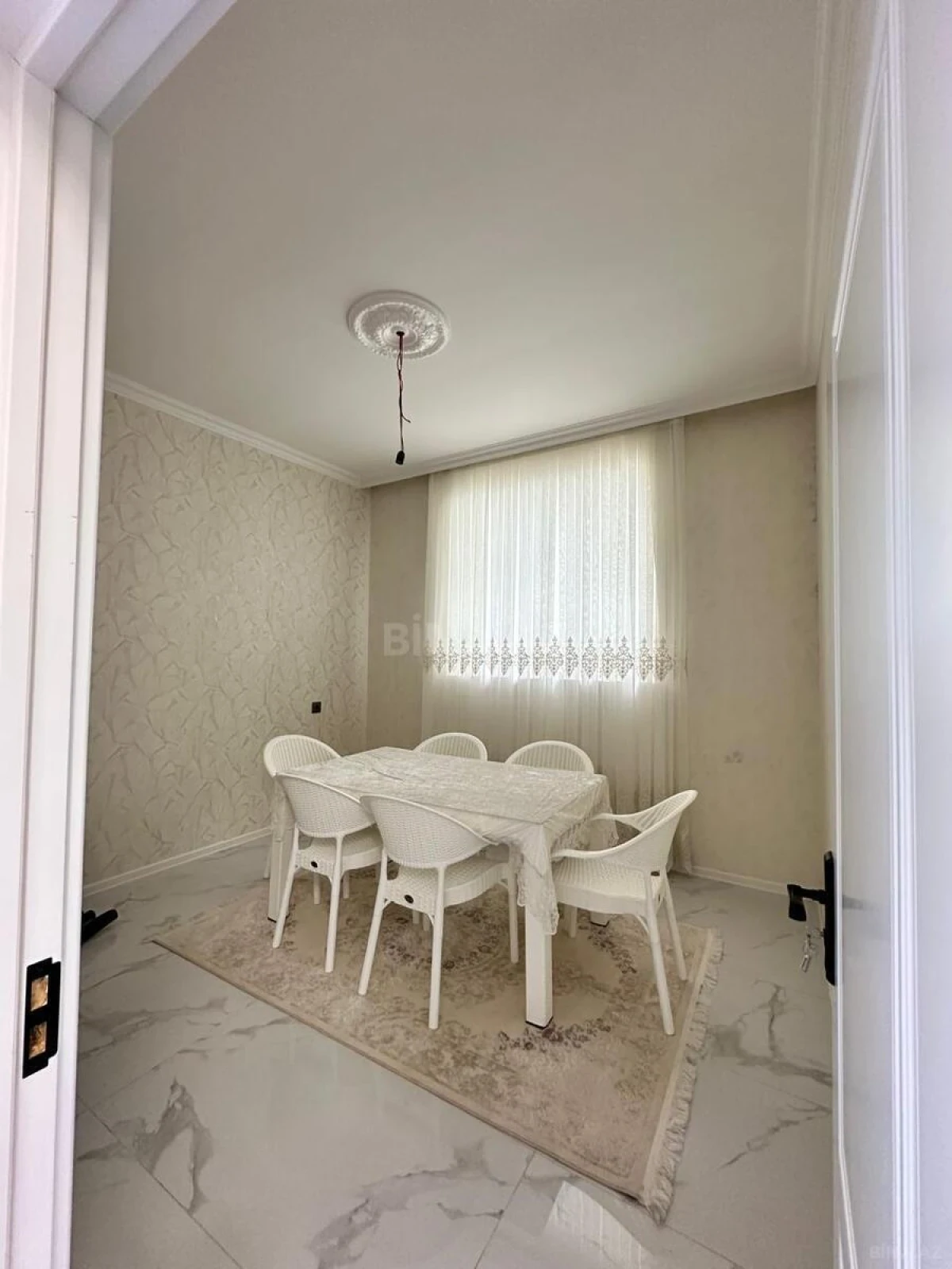 Satılır 6 otaqlı həyət evi 190 m²