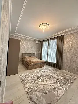 Satılır 6 otaqlı həyət evi 190 m²
