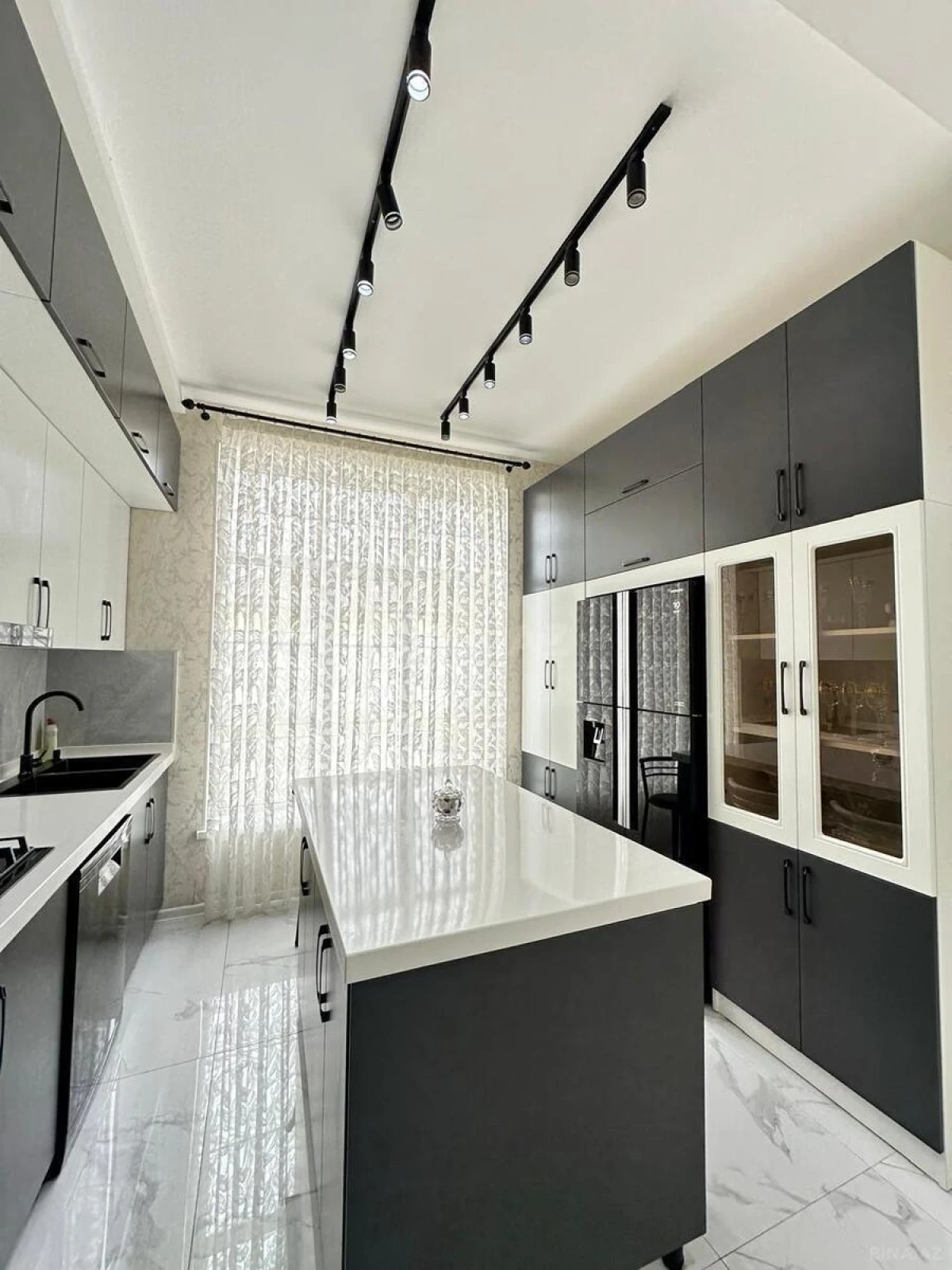Satılır 6 otaqlı həyət evi 190 m²