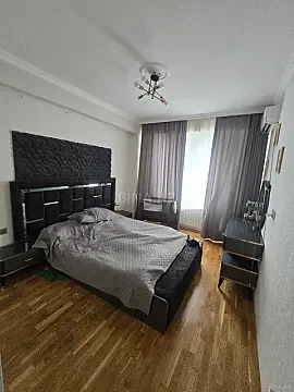 Satılır 4 otaqlı mənzil 115 m²
