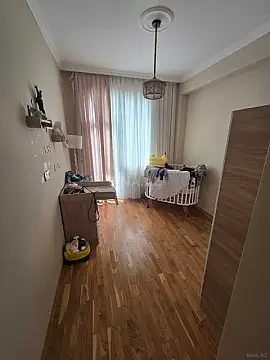 Satılır 4 otaqlı mənzil 115 m²