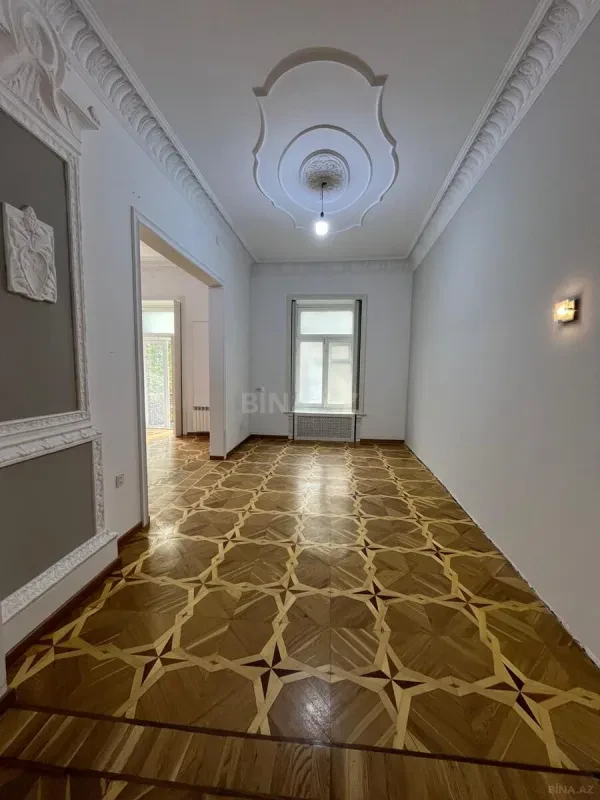 Satılır 4 otaqlı mənzil 102 m²