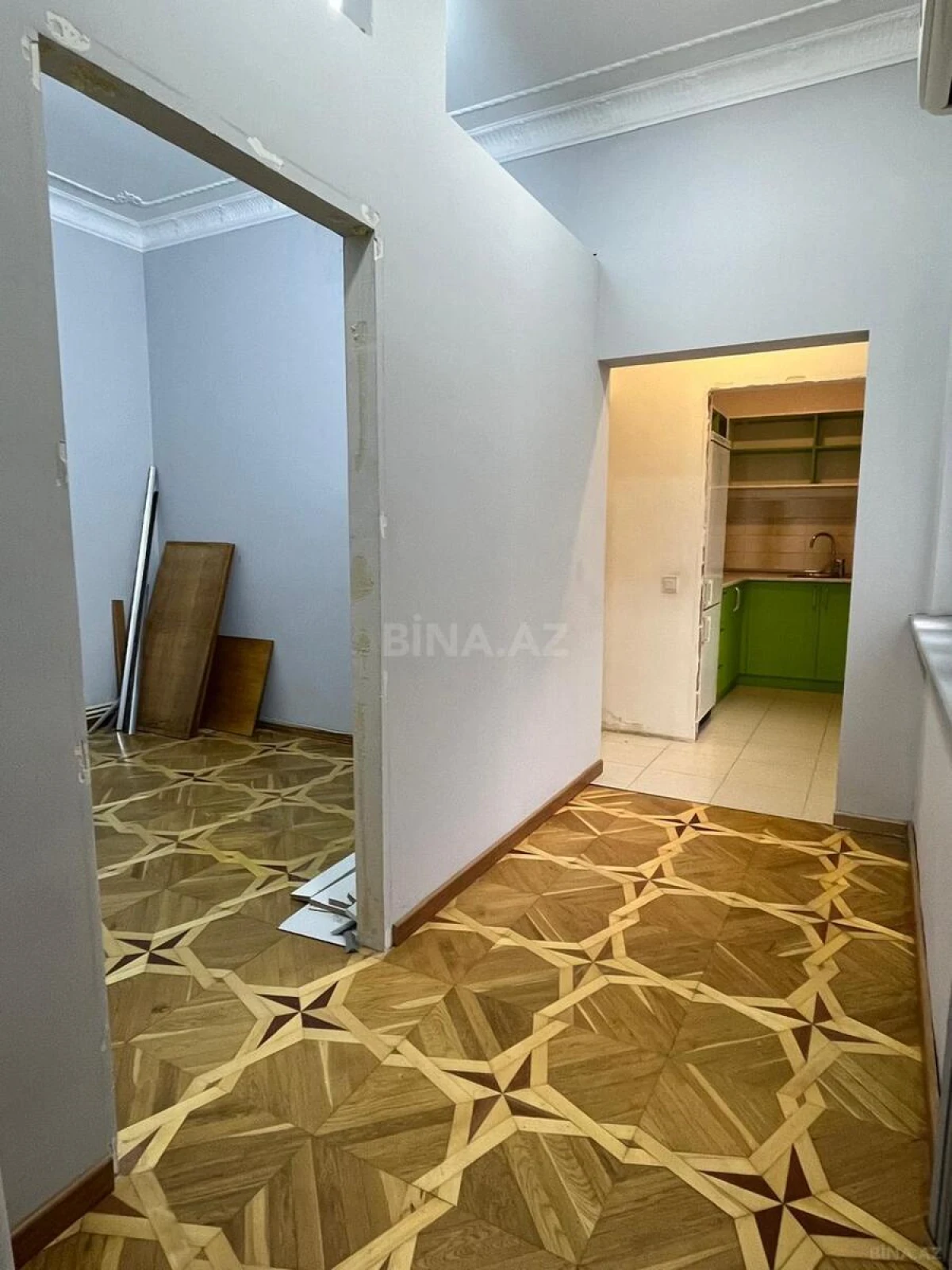 Satılır 4 otaqlı mənzil 102 m²