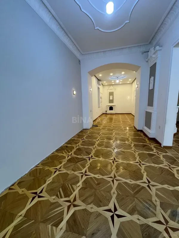 Satılır 4 otaqlı mənzil 102 m²
