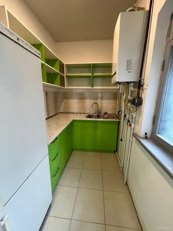 Satılır 4 otaqlı mənzil 102 m²