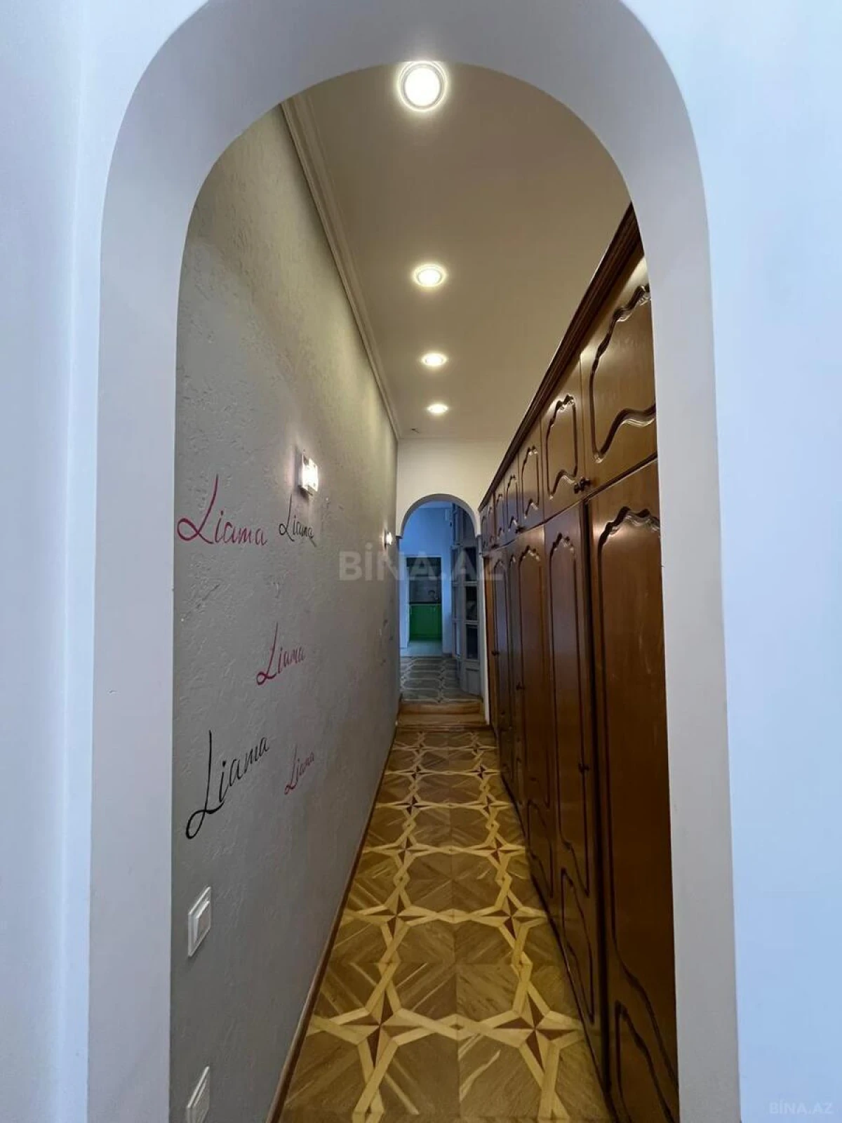 Satılır 4 otaqlı mənzil 102 m²