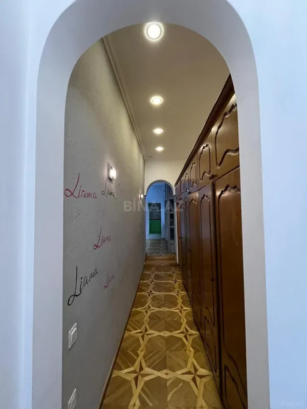 Satılır 4 otaqlı mənzil 102 m²