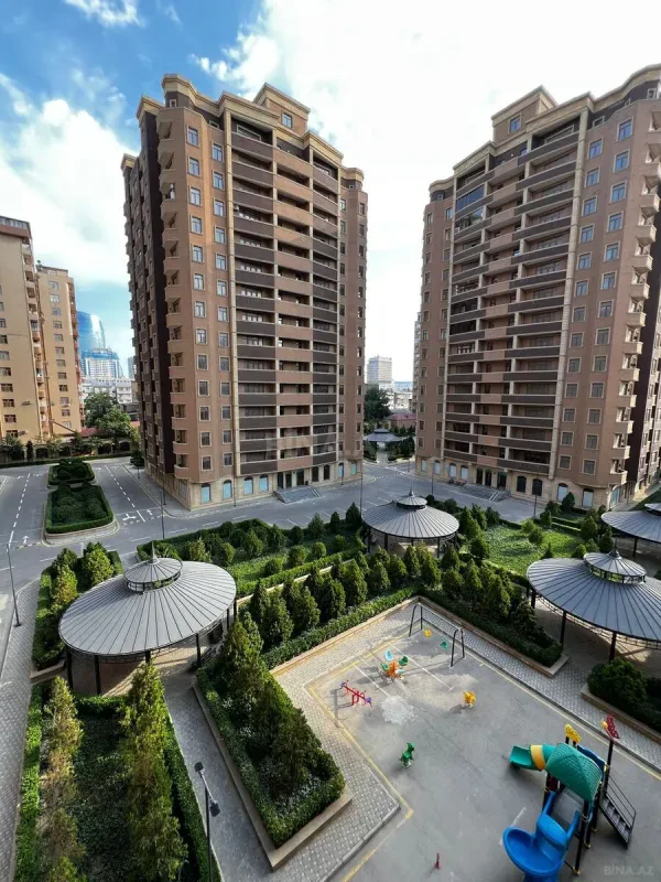 Kirayə verilir 2 otaqlı mənzil 85 m²
