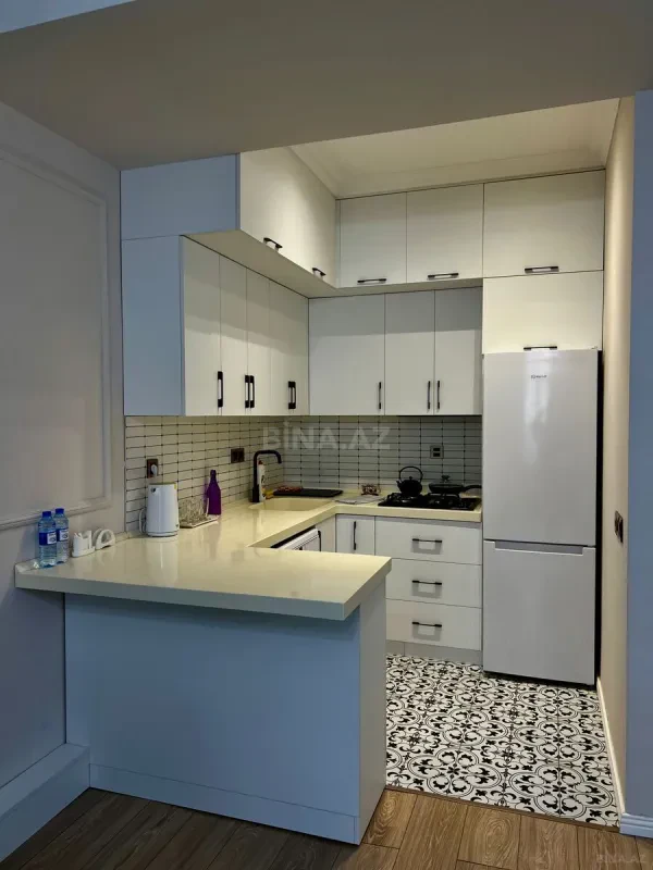 Kirayə verilir 2 otaqlı mənzil 85 m²