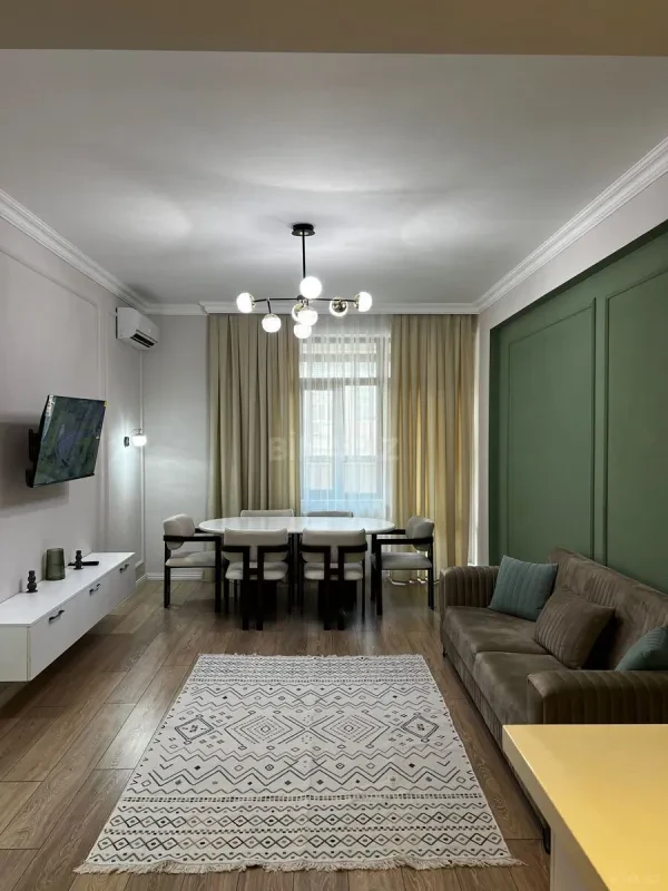 Kirayə verilir 2 otaqlı mənzil 85 m²