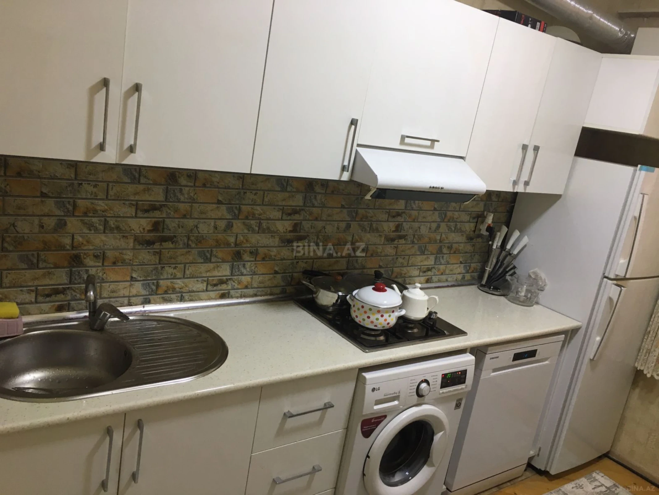 Kirayə verilir 2 otaqlı mənzil 46 m²