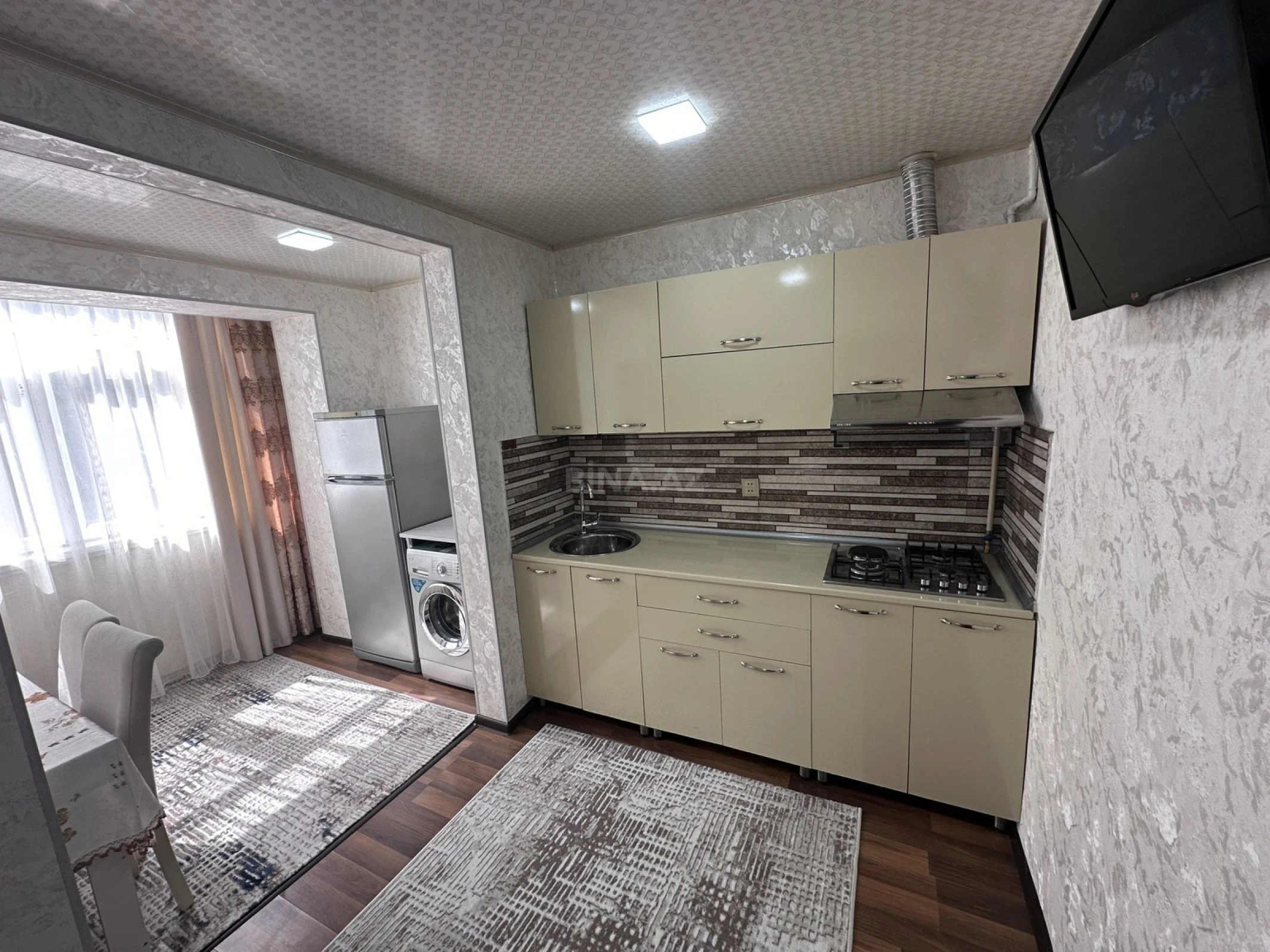 Kirayə verilir 2 otaqlı mənzil 50 m²