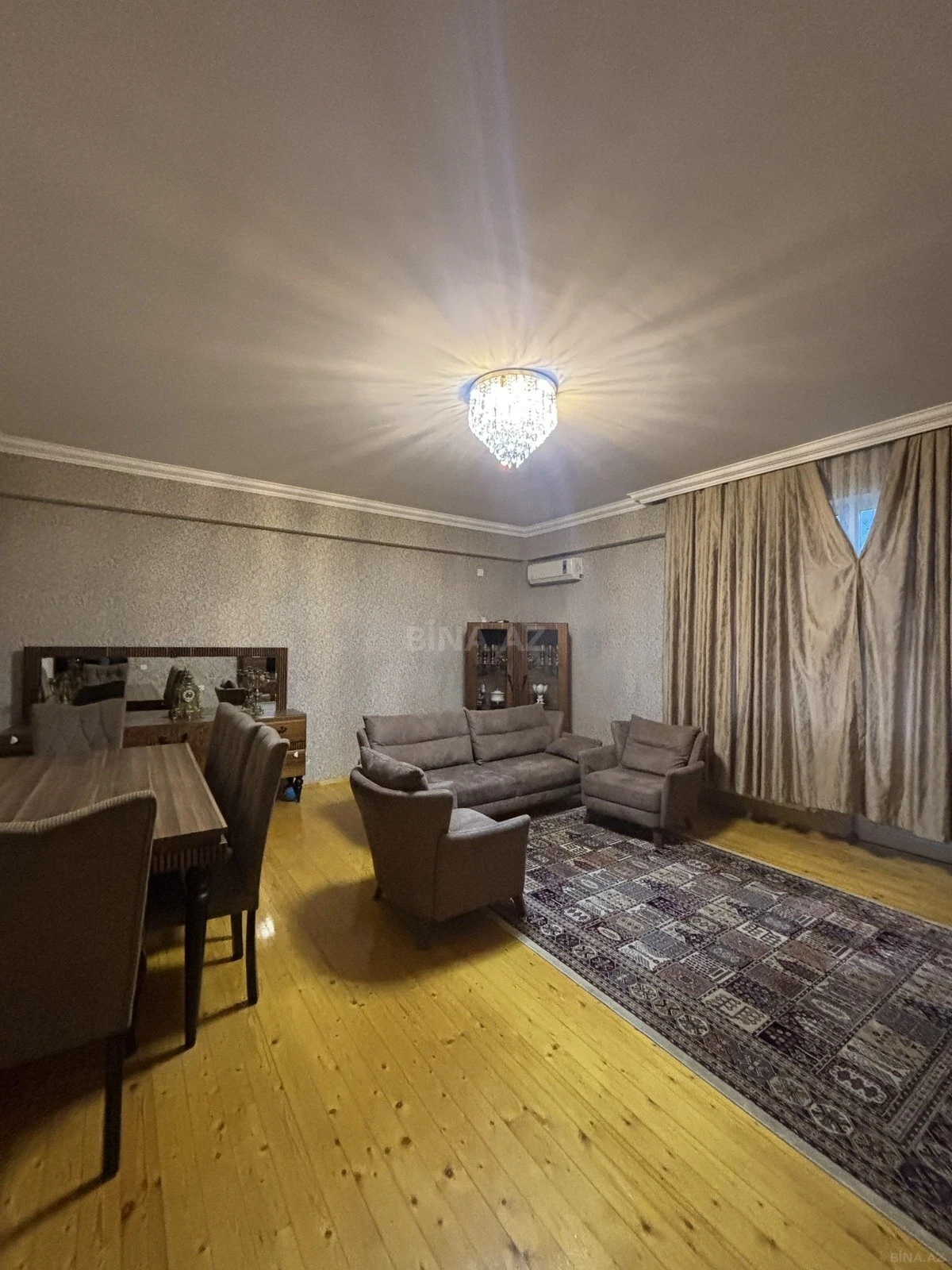 Satılır 2 otaqlı mənzil 105 m²