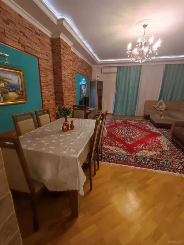 Kirayə verilir 3 otaqlı mənzil 122 m²