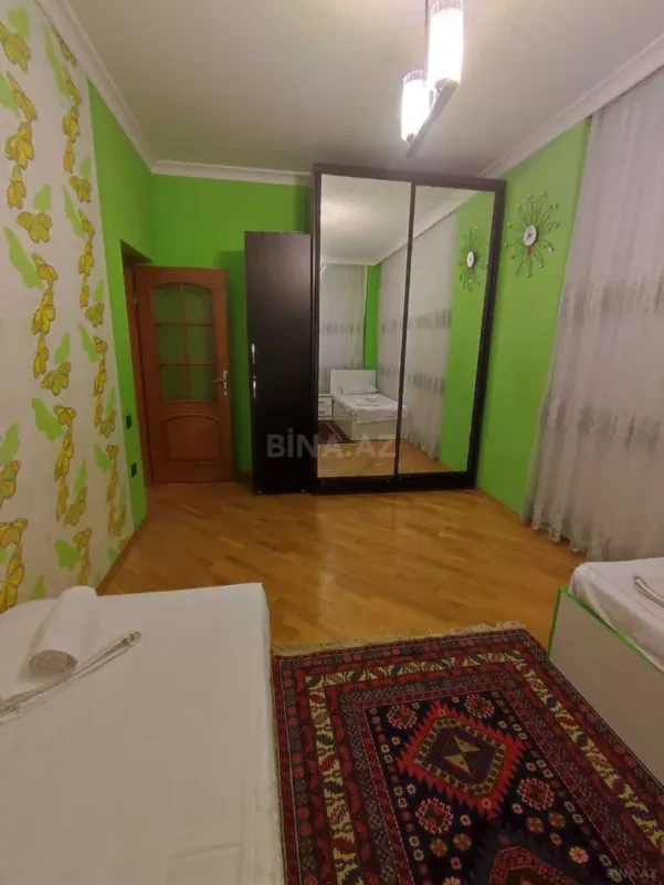 Kirayə verilir 3 otaqlı mənzil 122 m²