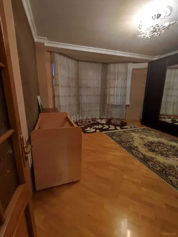Kirayə verilir 3 otaqlı mənzil 122 m²