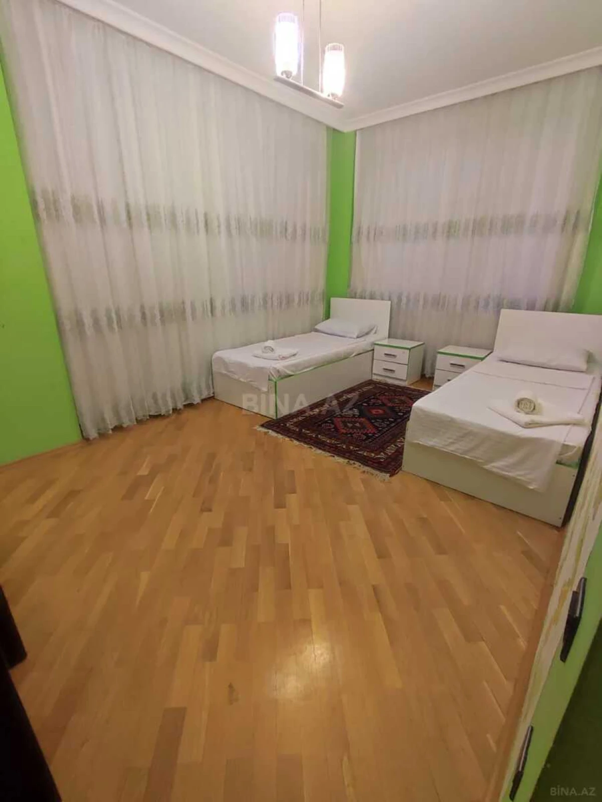 Kirayə verilir 3 otaqlı mənzil 122 m²