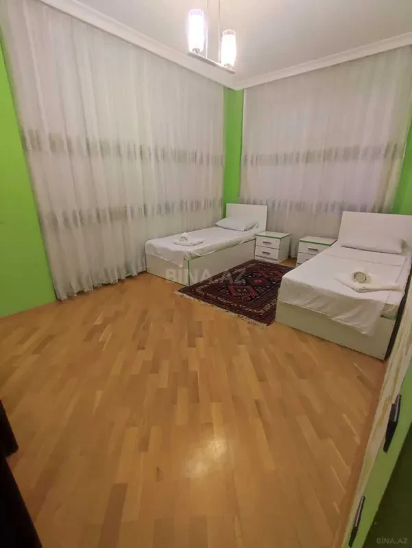 Kirayə verilir 3 otaqlı mənzil 122 m²