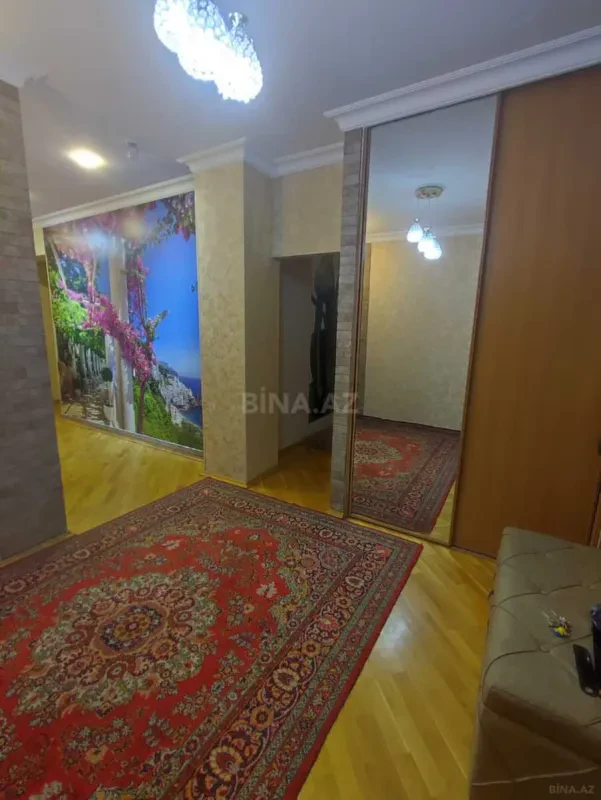 Kirayə verilir 3 otaqlı mənzil 122 m²