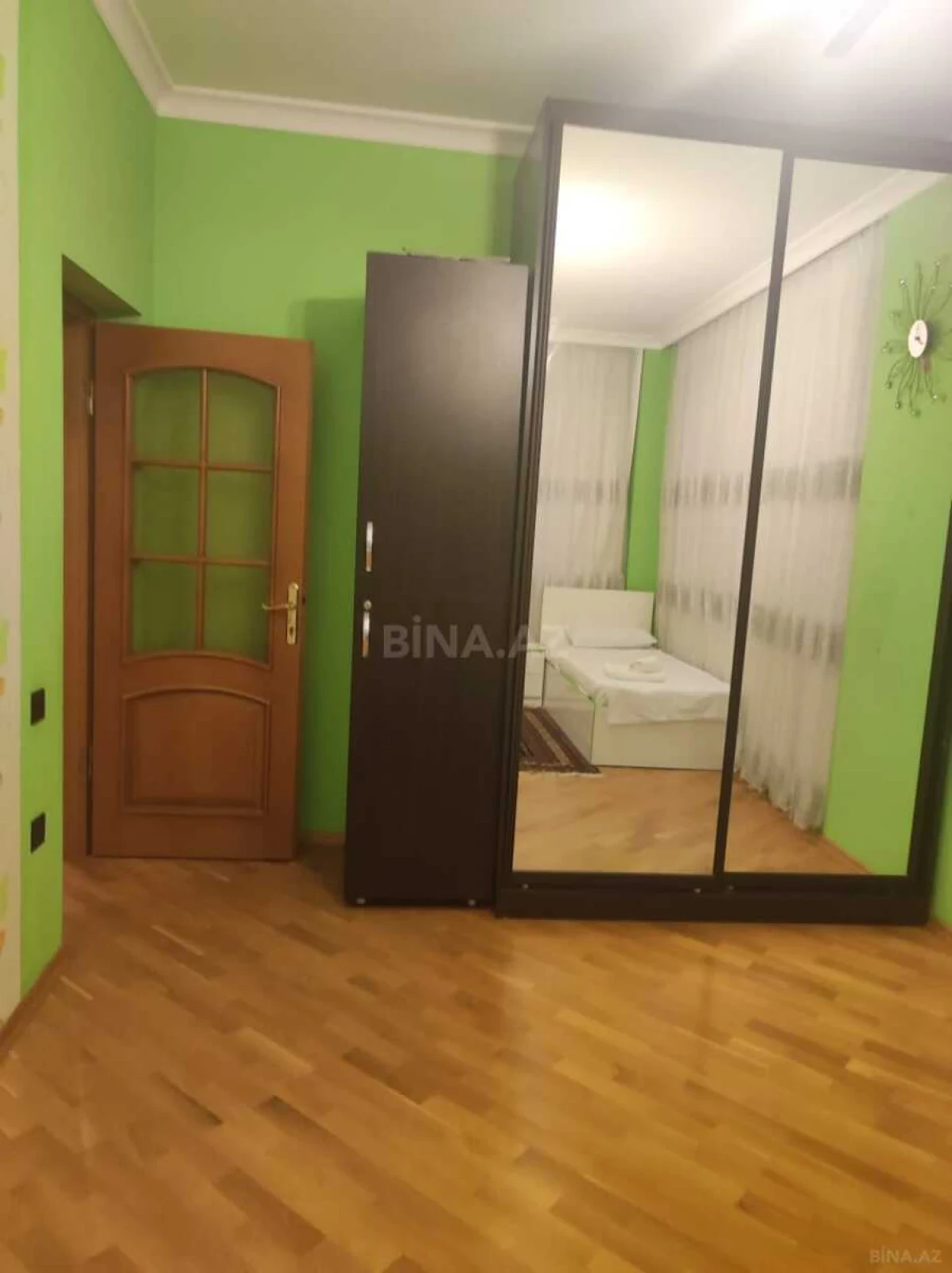 Kirayə verilir 3 otaqlı mənzil 122 m²