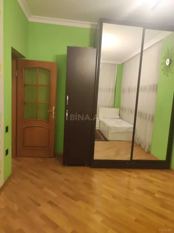 Kirayə verilir 3 otaqlı mənzil 122 m²