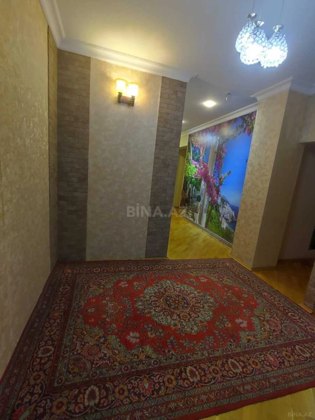 Kirayə verilir 3 otaqlı mənzil 122 m²