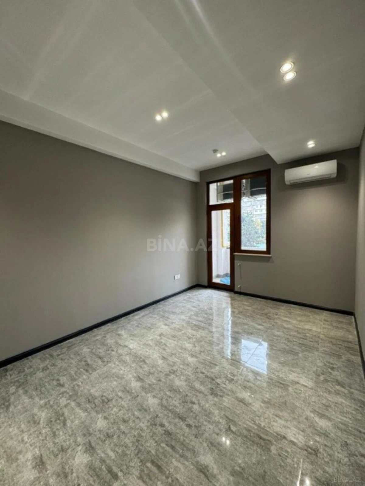 Kirayə verilir 7 otaqlı ofis 220 m²