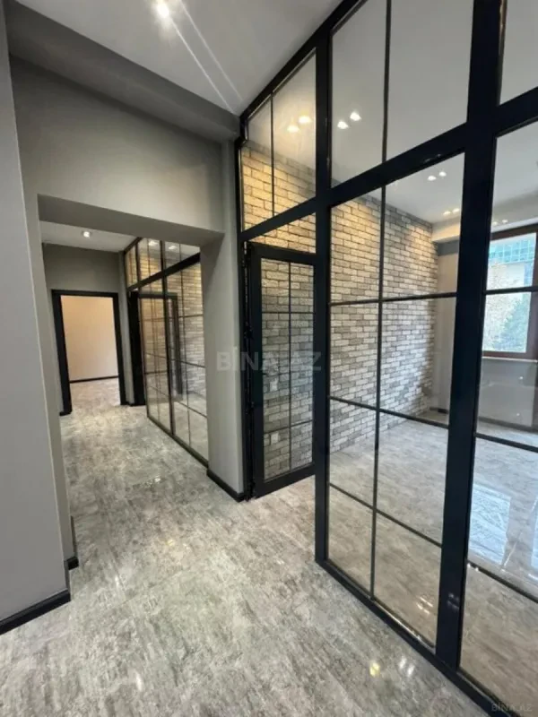 Kirayə verilir 7 otaqlı ofis 220 m²
