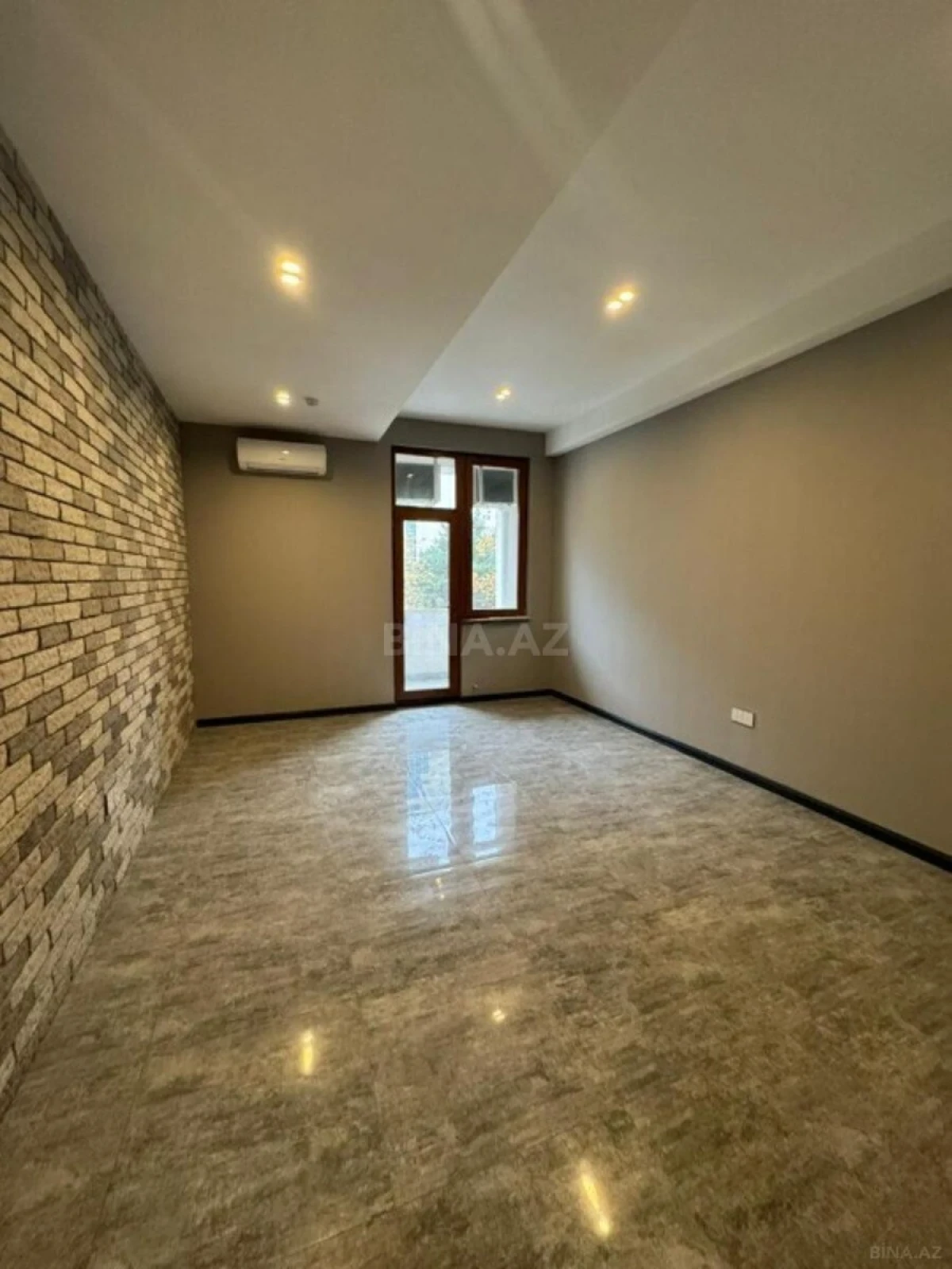 Kirayə verilir 7 otaqlı ofis 220 m²