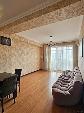 Kirayə verilir 2 otaqlı mənzil 75 m²