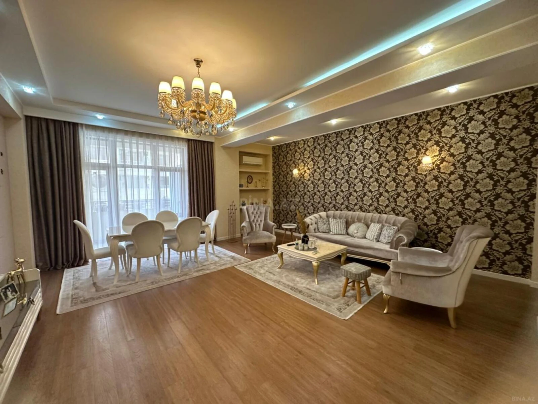 Kirayə verilir 3 otaqlı mənzil 160 m²