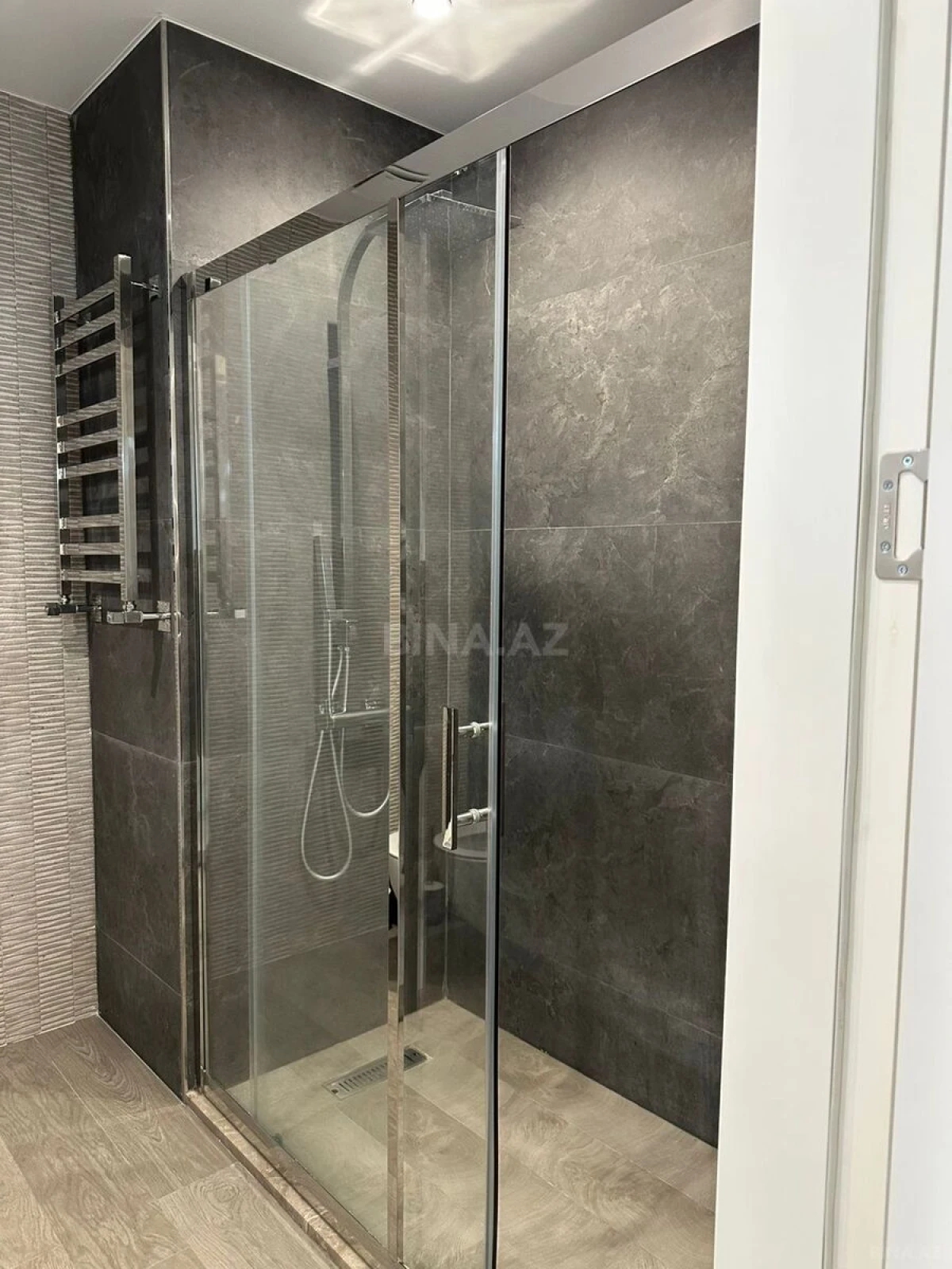 Satılır 2 otaqlı mənzil 95 m²