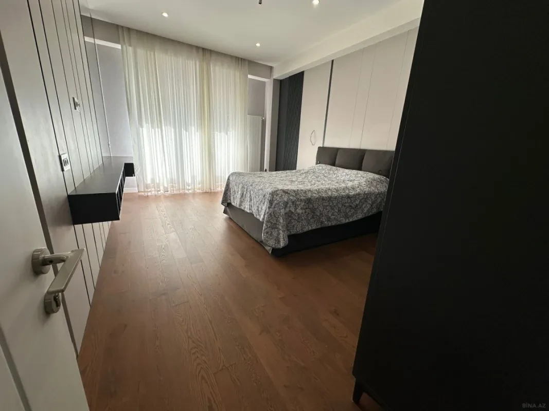 Satılır 2 otaqlı mənzil 95 m²